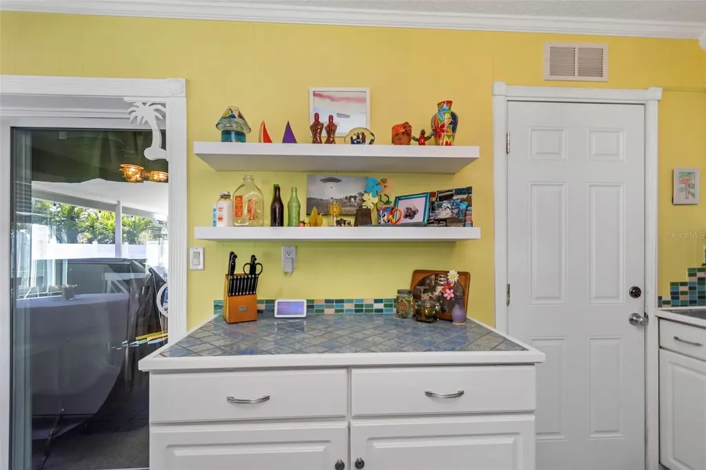3094 Hillsdale Avenue Largo FL 33774