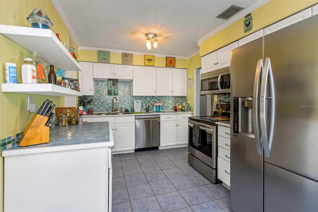 3094 Hillsdale Avenue Largo FL 33774