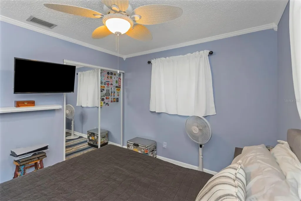 3094 Hillsdale Avenue Largo FL 33774