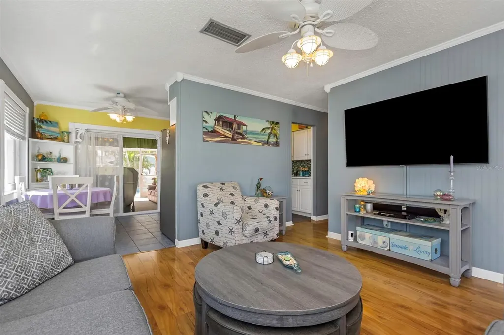 3094 Hillsdale Avenue Largo FL 33774