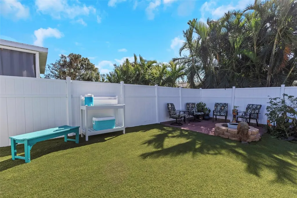 3094 Hillsdale Avenue Largo FL 33774