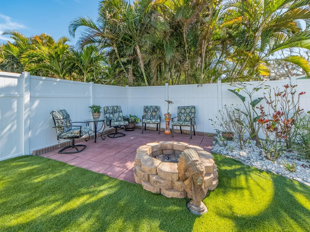 3094 Hillsdale Avenue Largo FL 33774