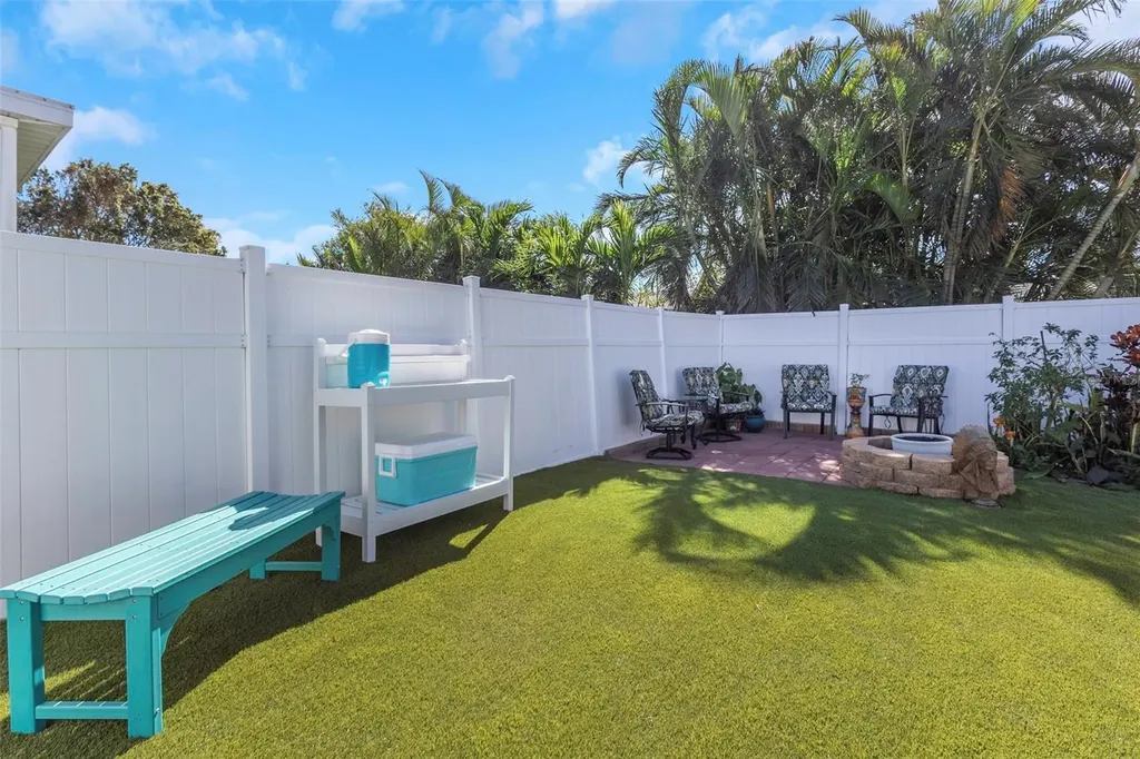 3094 Hillsdale Avenue Largo FL 33774