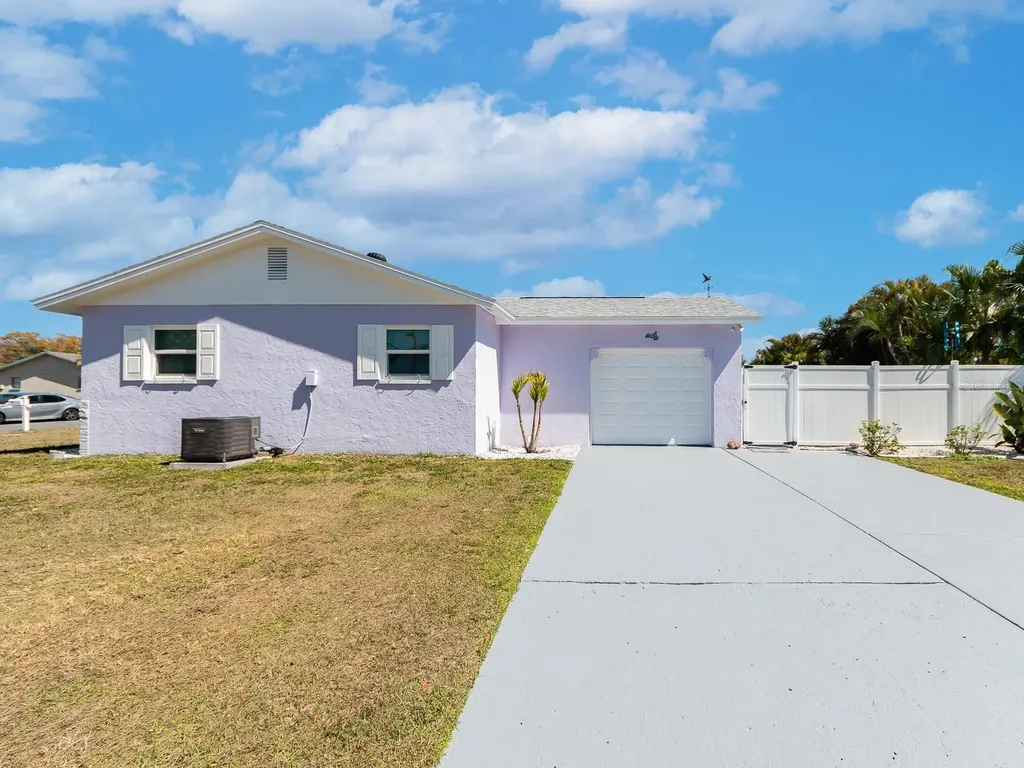 3094 Hillsdale Avenue Largo FL 33774