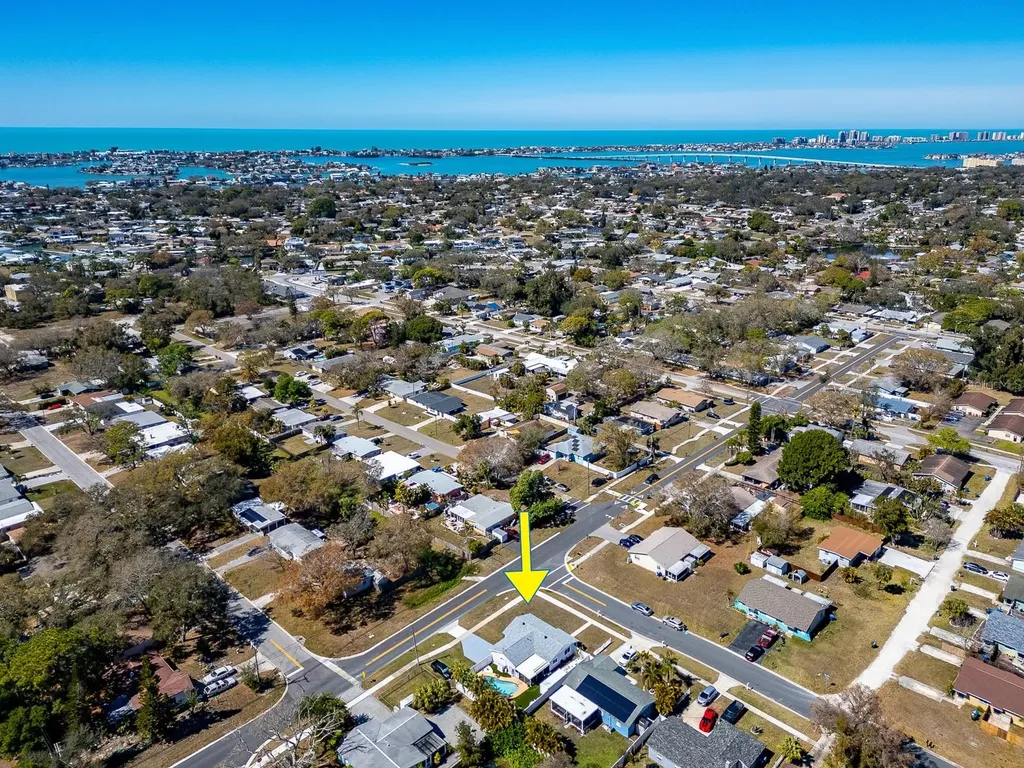 3094 Hillsdale Avenue Largo FL 33774