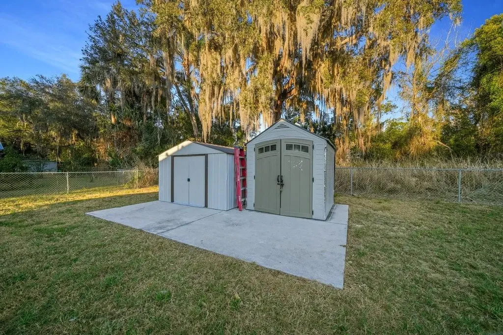 37402 Chicago Avenue Umatilla FL 32784