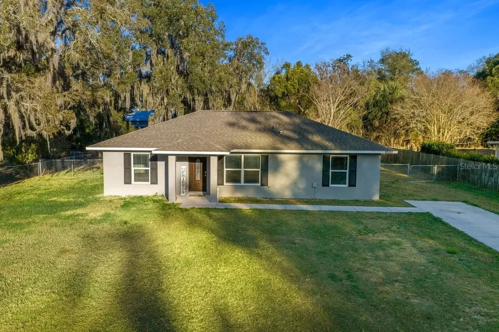 37402 Chicago Avenue Umatilla FL 32784