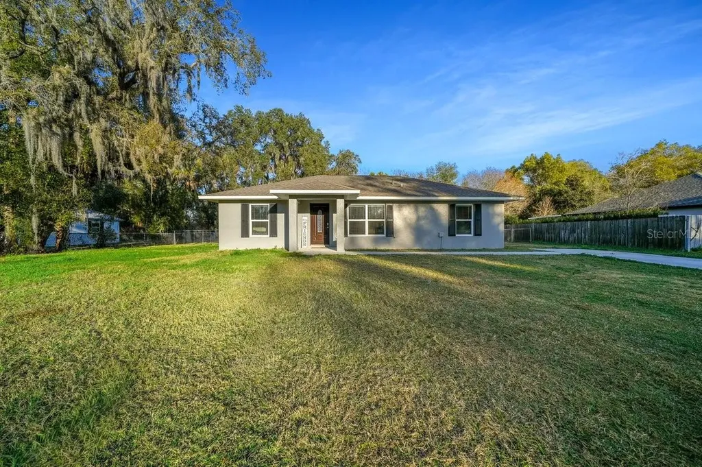 37402 Chicago Avenue Umatilla FL 32784