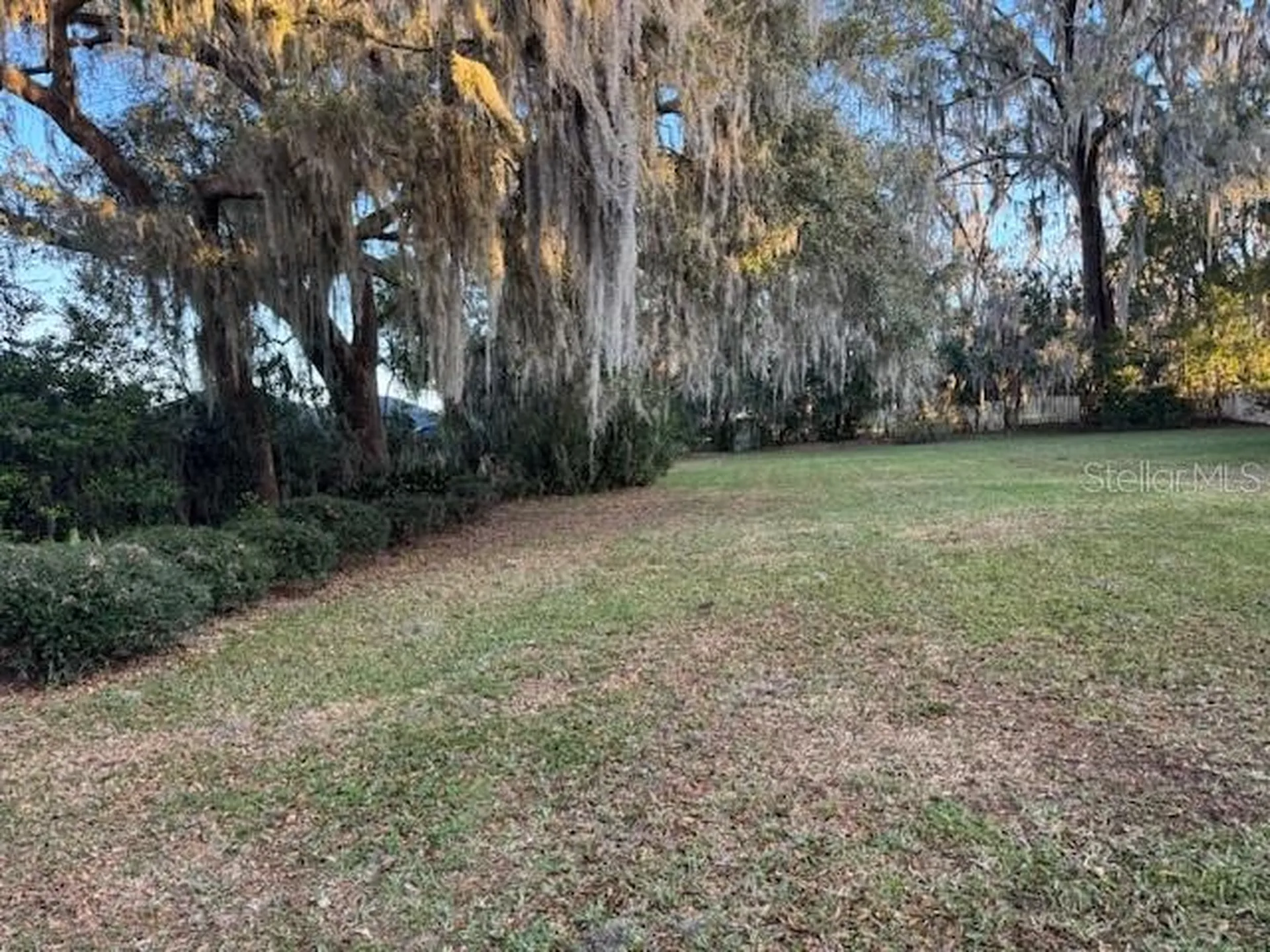 11294 N Us Highway 301 Oxford FL 34484