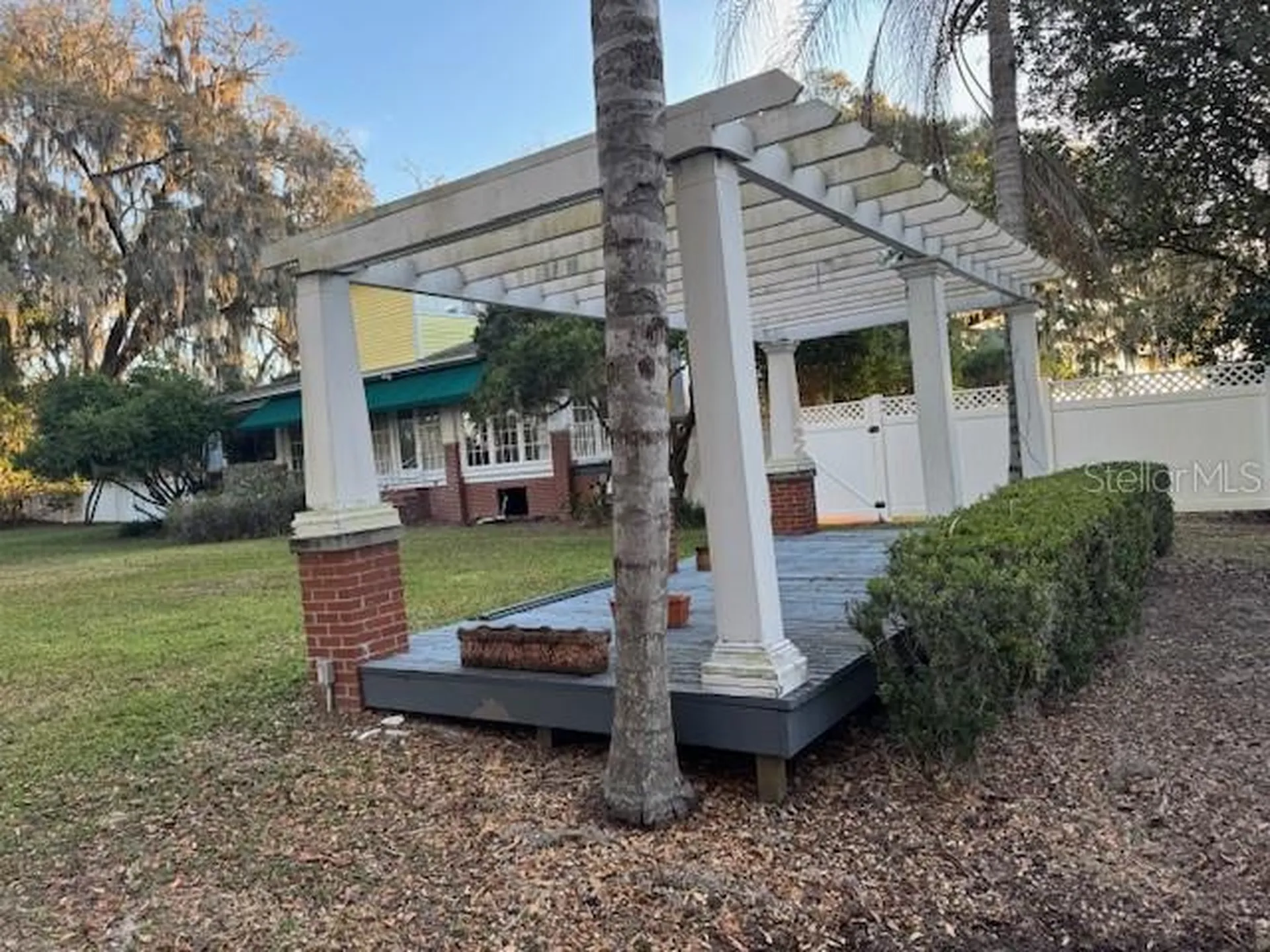 11294 N Us Highway 301 Oxford FL 34484