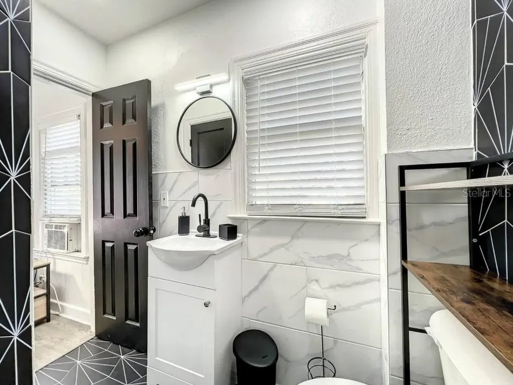 1829 Hollenbeck Drive Orlando FL 32806