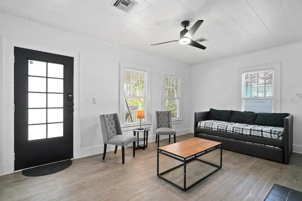 1829 Hollenbeck Drive Orlando FL 32806