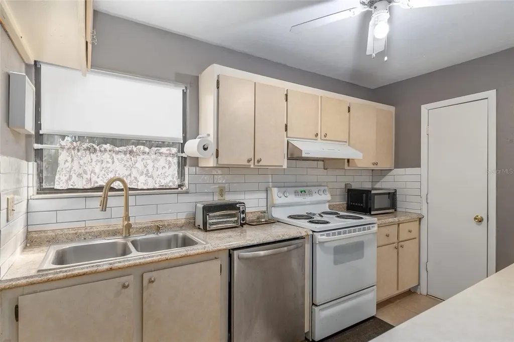 2811 SW Archer Road Gainesville FL 32608