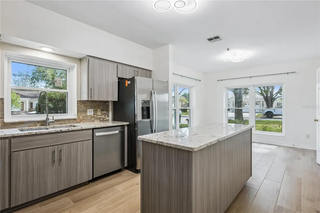 6034 Jamestown Park Orlando FL 32819