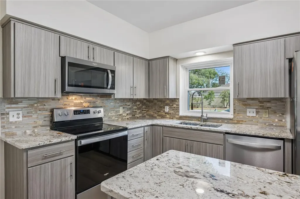 6034 Jamestown Park Orlando FL 32819