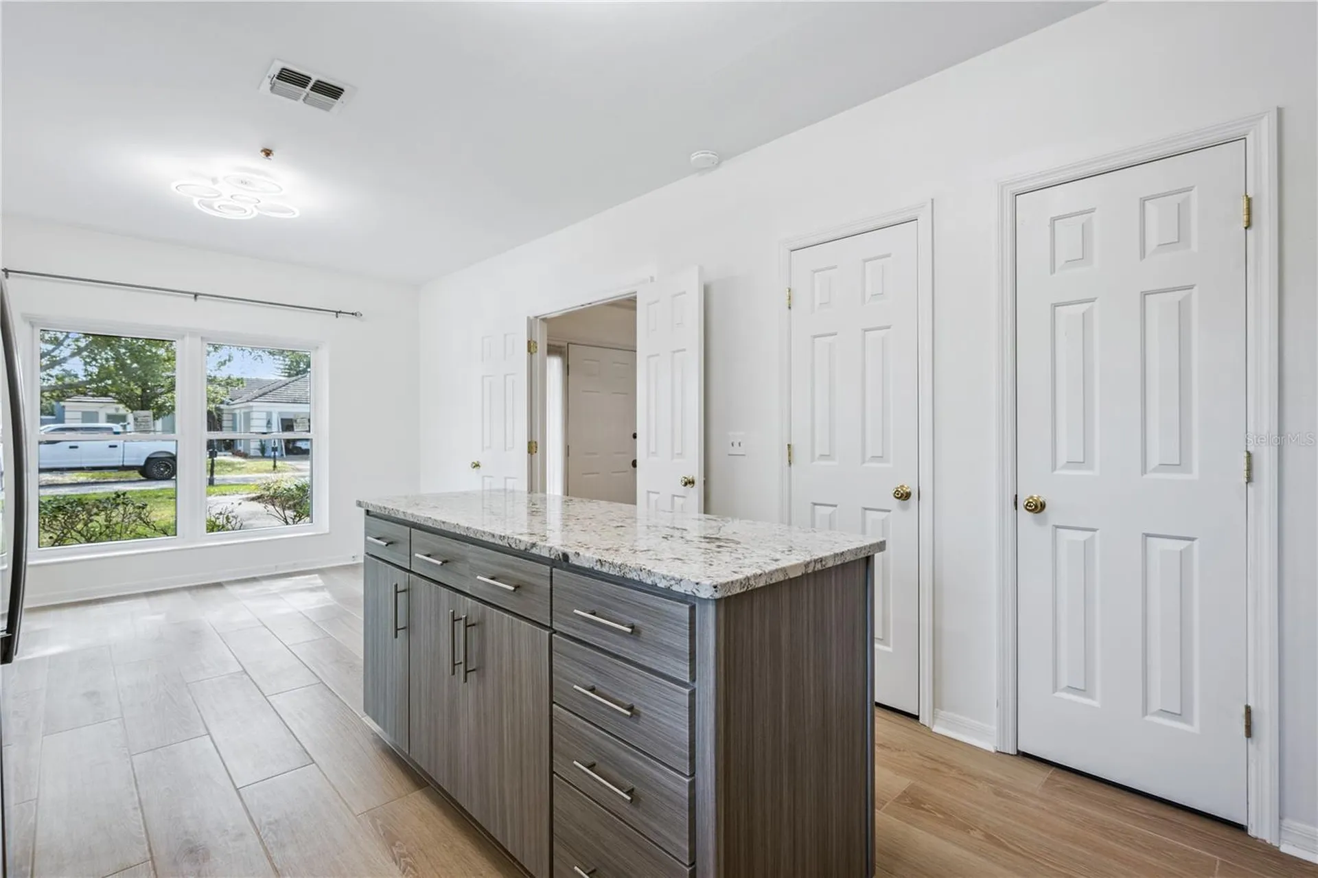 6034 Jamestown Park Orlando FL 32819