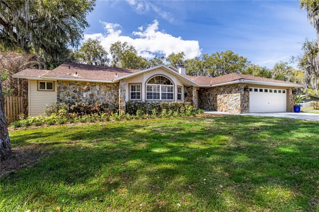 11322 Dead River Road Tavares FL 32778