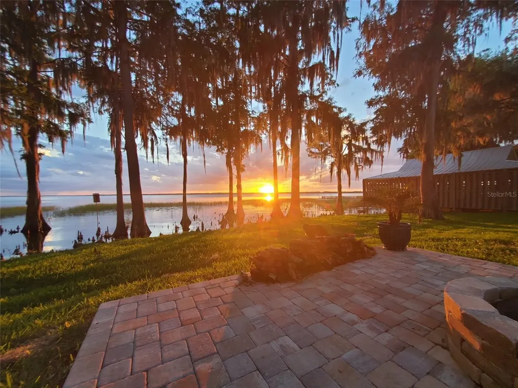 11322 Dead River Road Tavares FL 32778