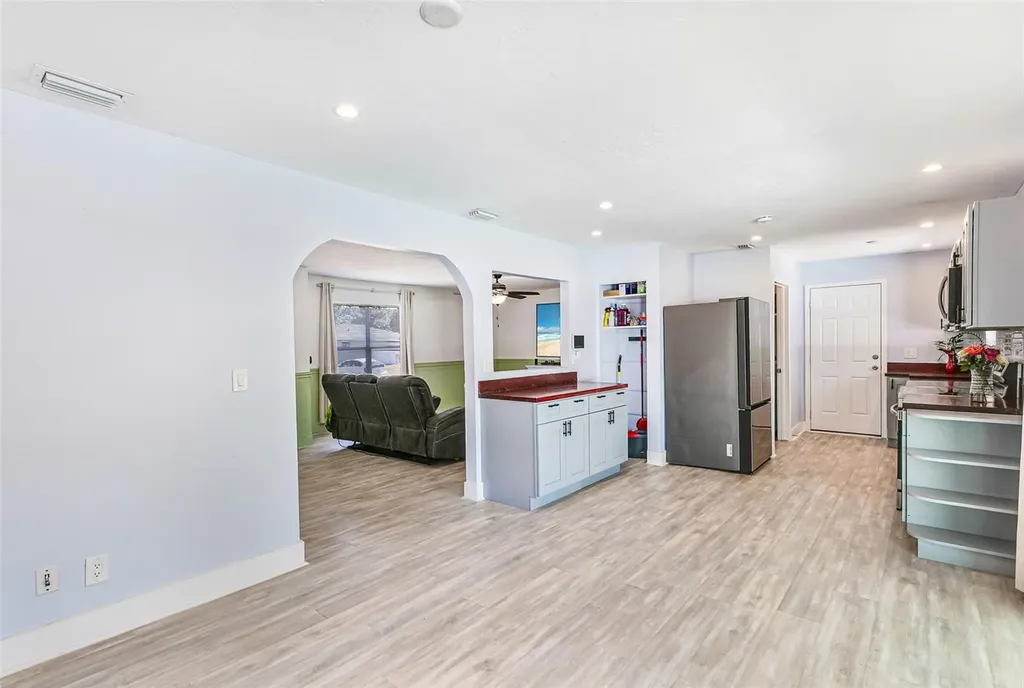 323 Greenwood Avenue Lehigh Acres FL 33936