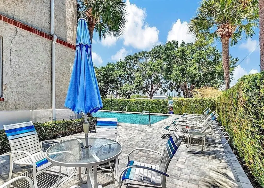 701 Mirror Lake Drive N St Petersburg FL 33701