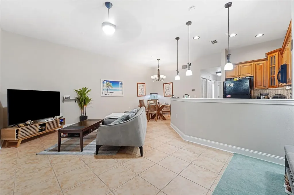 701 Mirror Lake Drive N St Petersburg FL 33701
