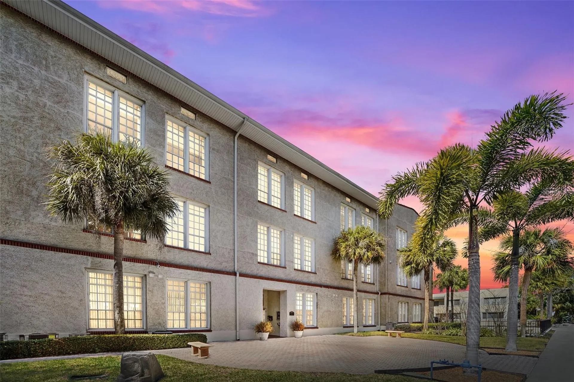701 Mirror Lake Drive N St Petersburg FL 33701