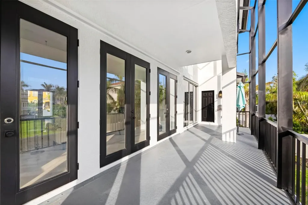 6024 Kipps Colony Drive E Gulfport FL 33707