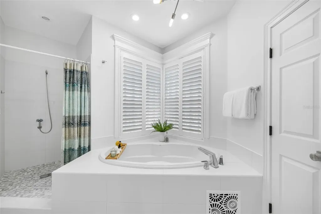 6024 Kipps Colony Drive E Gulfport FL 33707