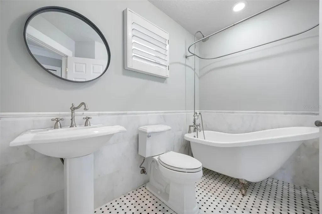 6024 Kipps Colony Drive E Gulfport FL 33707