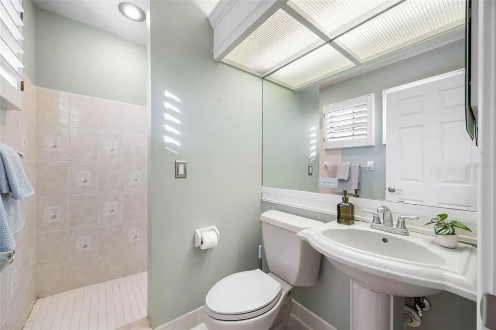 6024 Kipps Colony Drive E Gulfport FL 33707