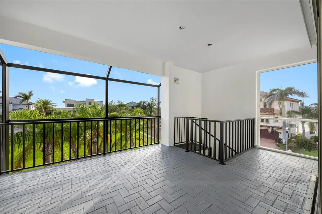 6024 Kipps Colony Drive E Gulfport FL 33707
