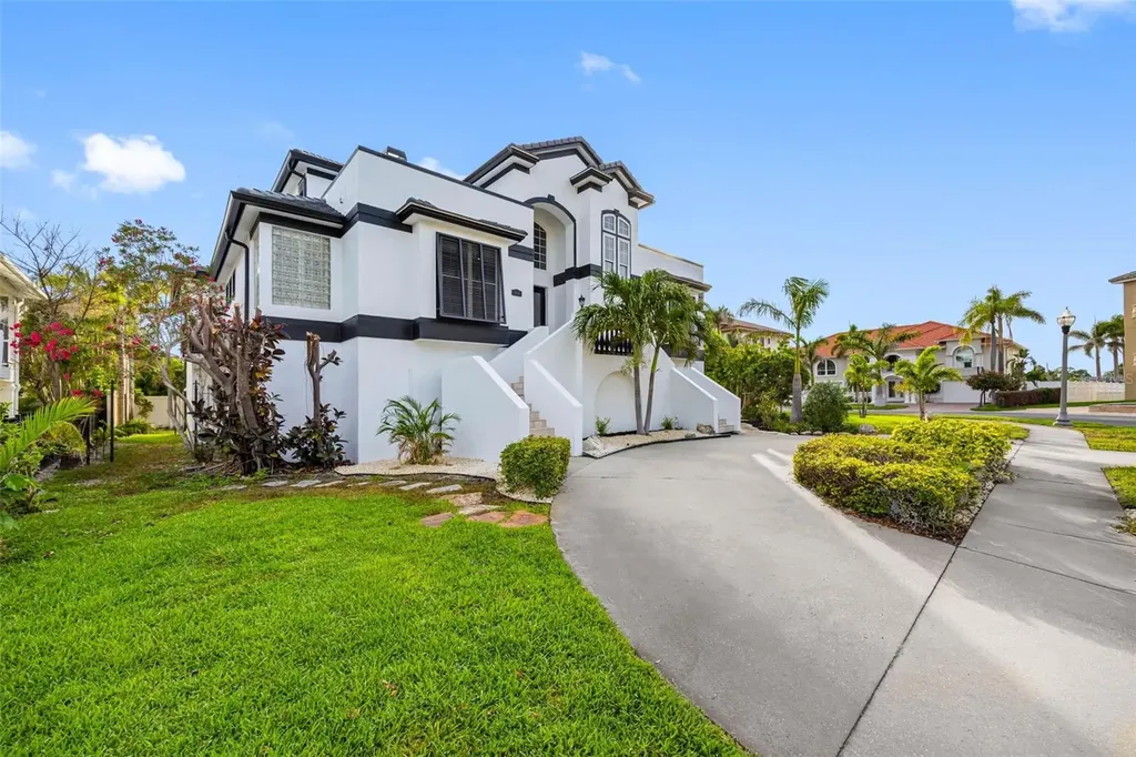 6024 Kipps Colony Drive E Gulfport FL 33707