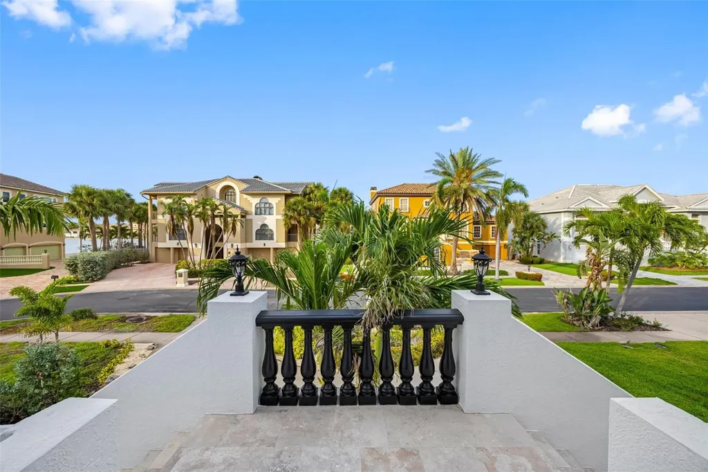 6024 Kipps Colony Drive E Gulfport FL 33707