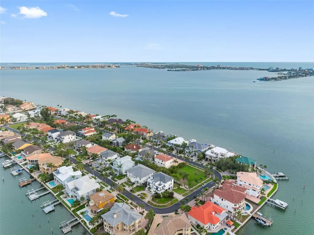 6024 Kipps Colony Drive E Gulfport FL 33707