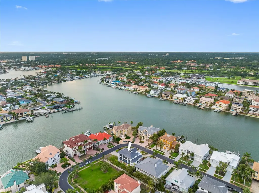 6024 Kipps Colony Drive E Gulfport FL 33707