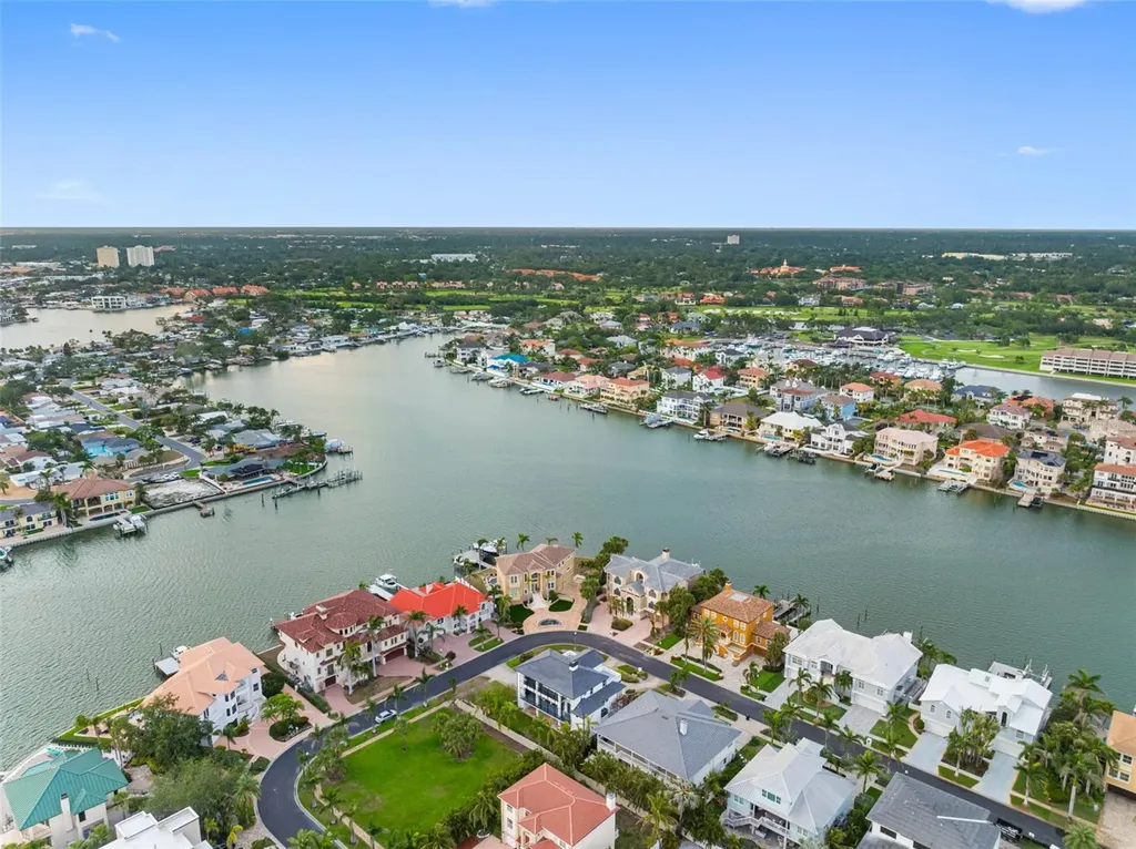 6024 Kipps Colony Drive E Gulfport FL 33707