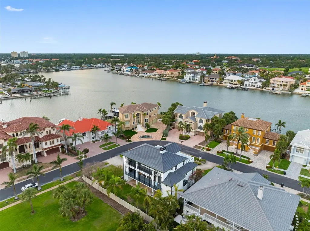 6024 Kipps Colony Drive E Gulfport FL 33707