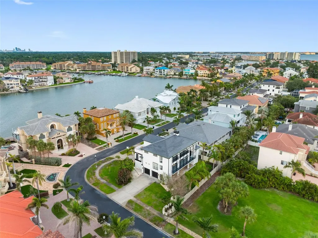 6024 Kipps Colony Drive E Gulfport FL 33707