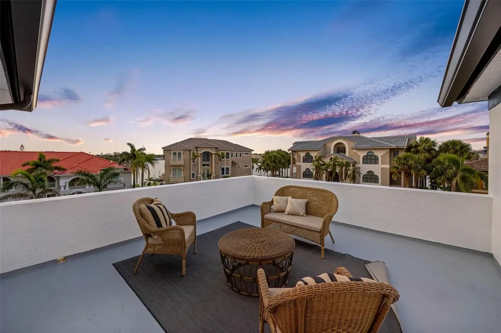 6024 Kipps Colony Drive E Gulfport FL 33707