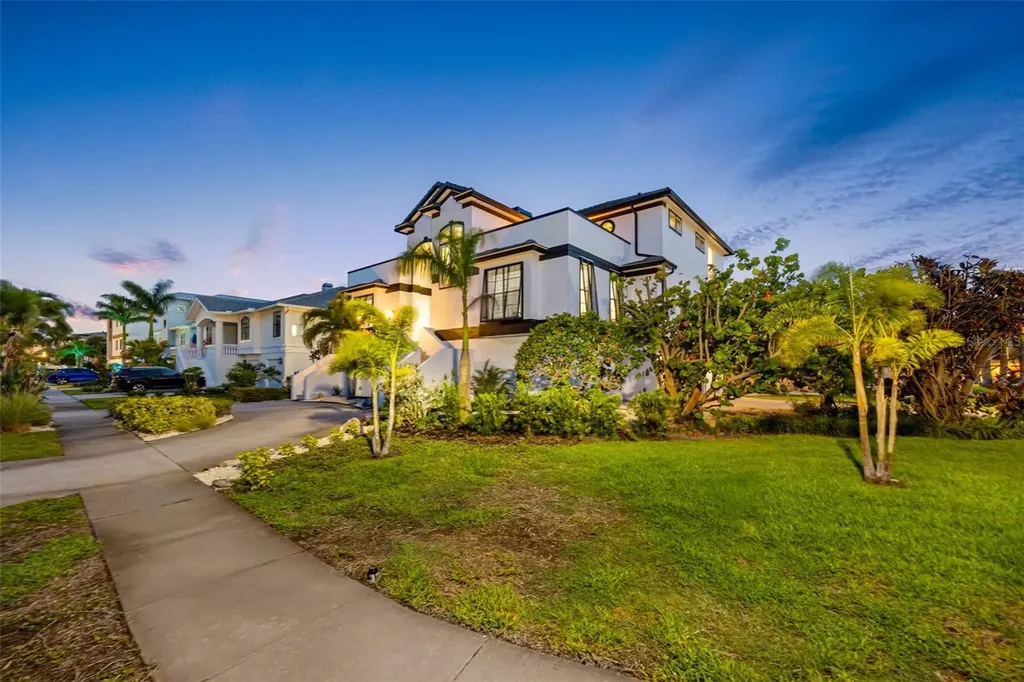 6024 Kipps Colony Drive E Gulfport FL 33707