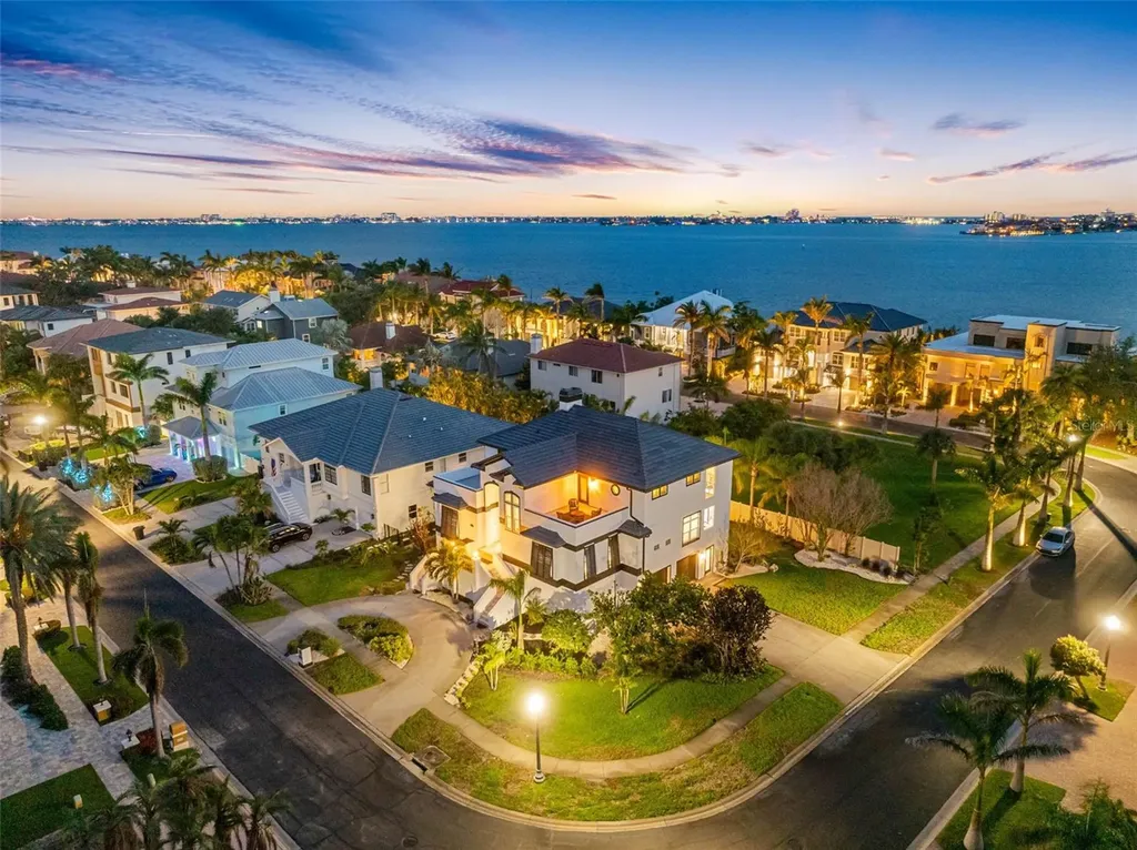 6024 Kipps Colony Drive E Gulfport FL 33707