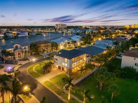 6024 Kipps Colony Drive E Gulfport FL 33707