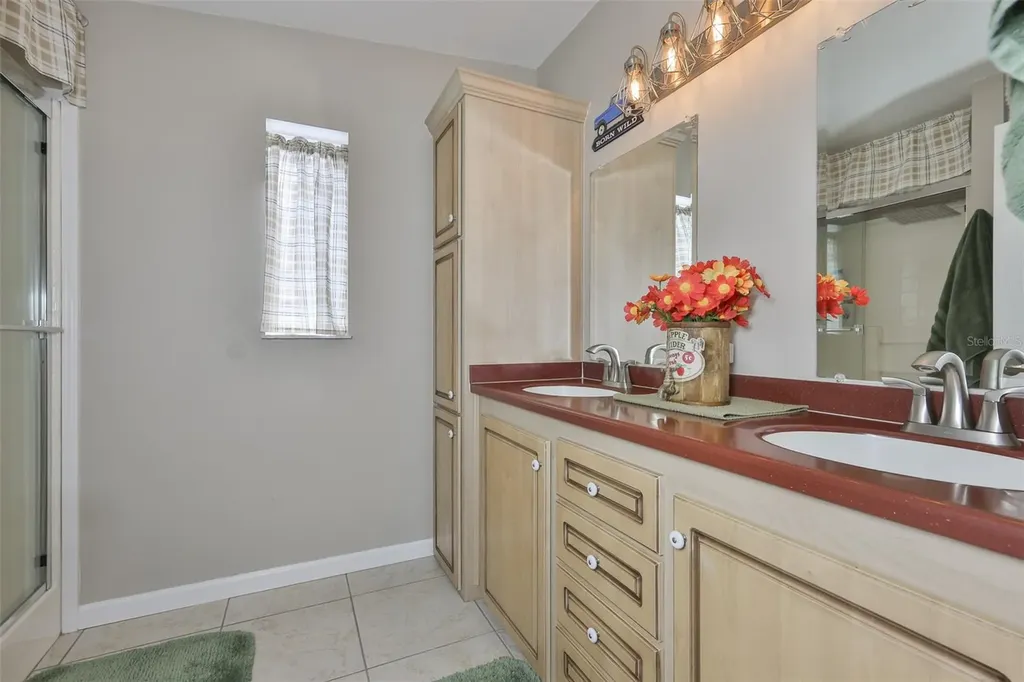 37041 Neukom Avenue Zephyrhills FL 33541