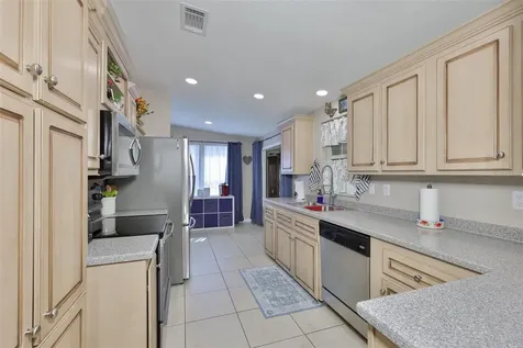 37041 Neukom Avenue Zephyrhills FL 33541