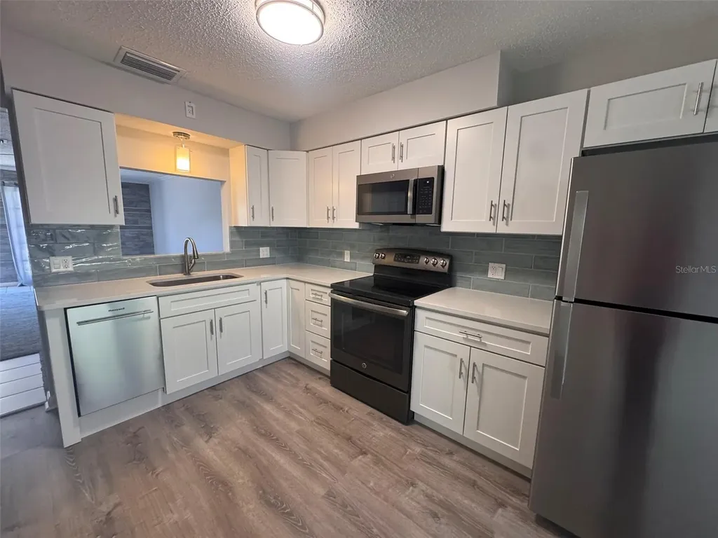843 Cambridge Court Dunedin FL 34698