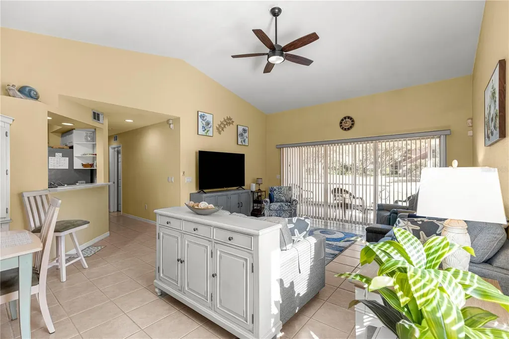 5392 Admiral Way Oxford FL 34484