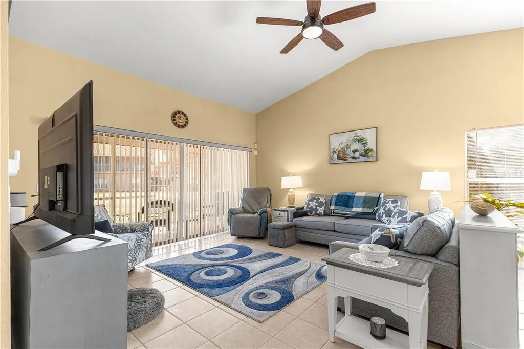 5392 Admiral Way Oxford FL 34484