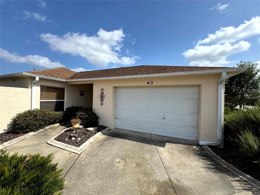 413 Calzada Court Lady Lake FL 32159