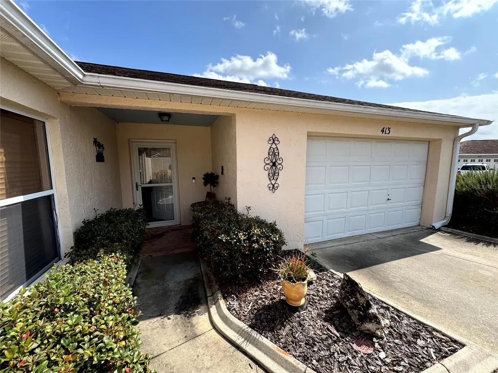 413 Calzada Court Lady Lake FL 32159