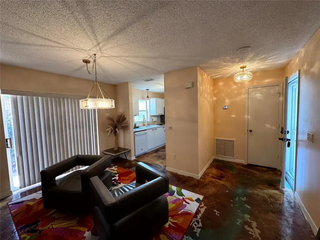 413 Calzada Court Lady Lake FL 32159